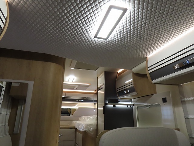 キャンピングカーキャブコン