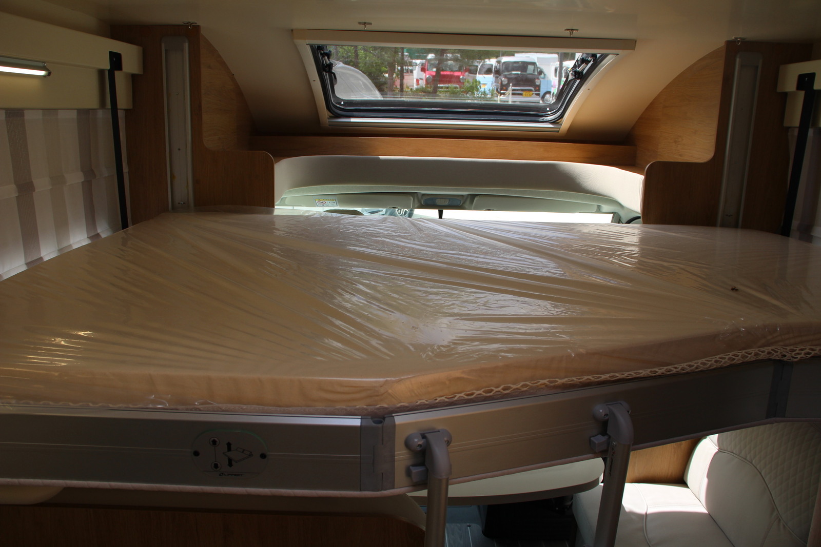 キャンピングカーキャブコン