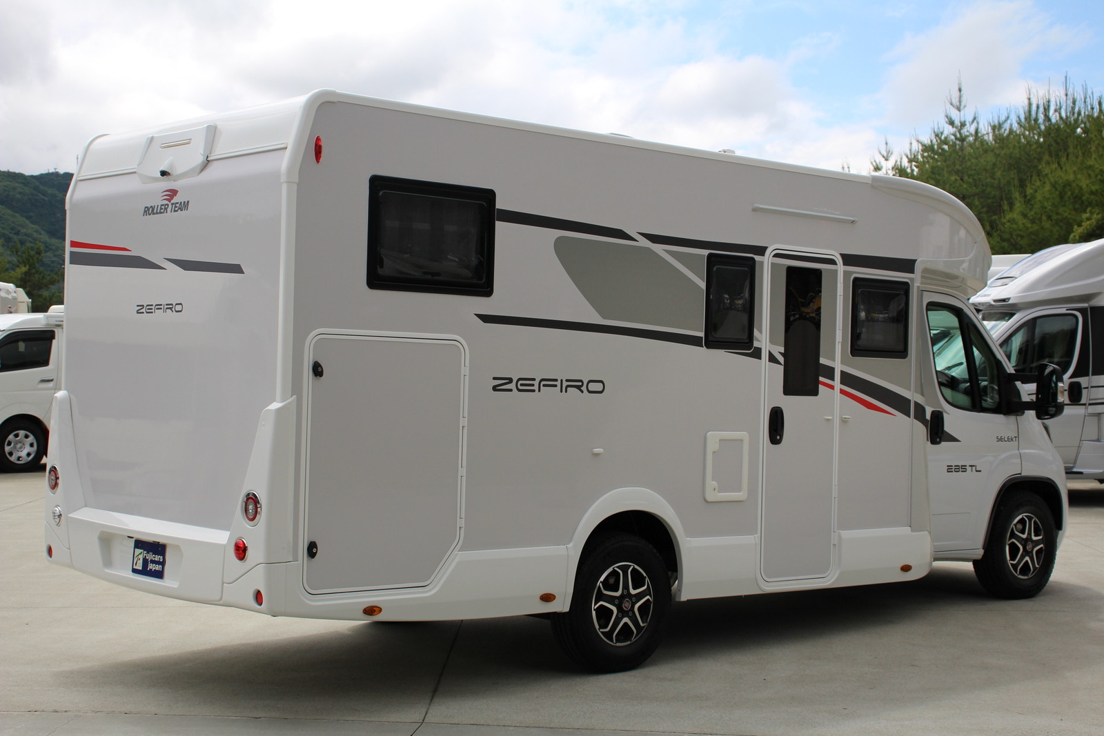 キャンピングカーキャブコン