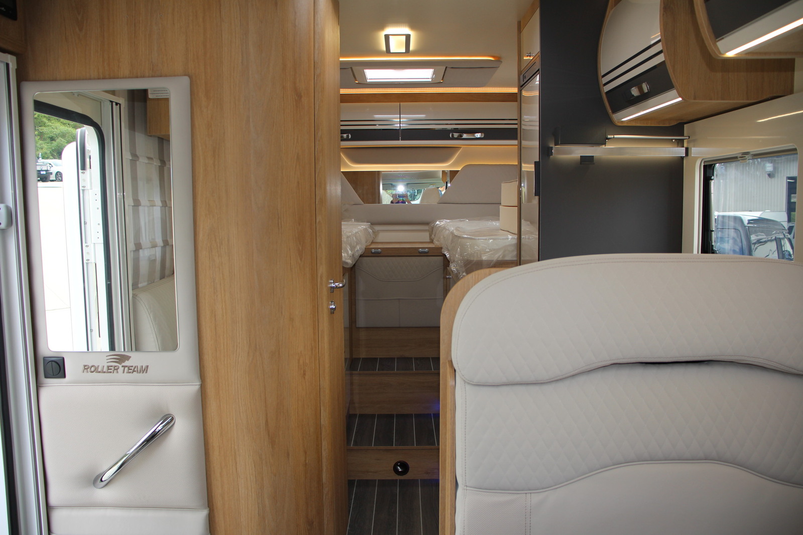 キャンピングカーキャブコン