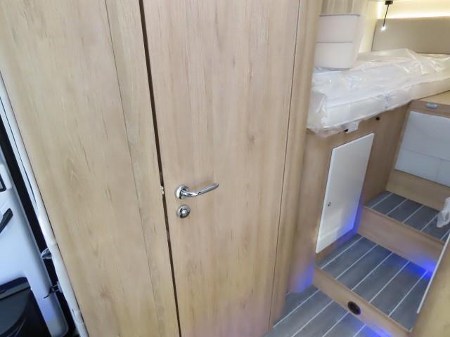 キャンピングカーキャブコン