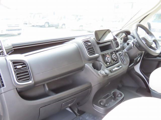 キャンピングカーキャブコン