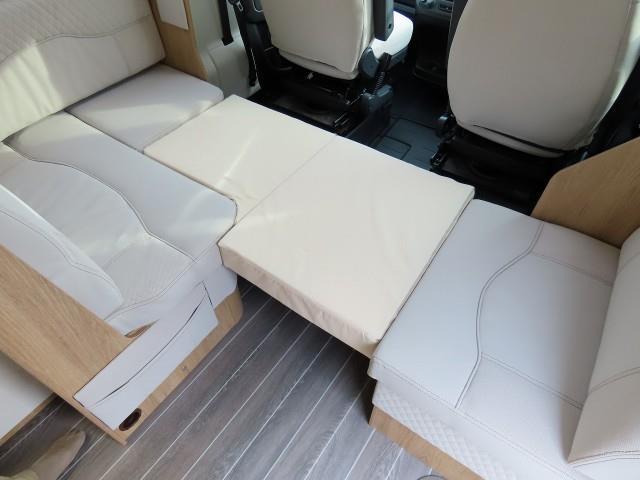 キャンピングカーキャブコン