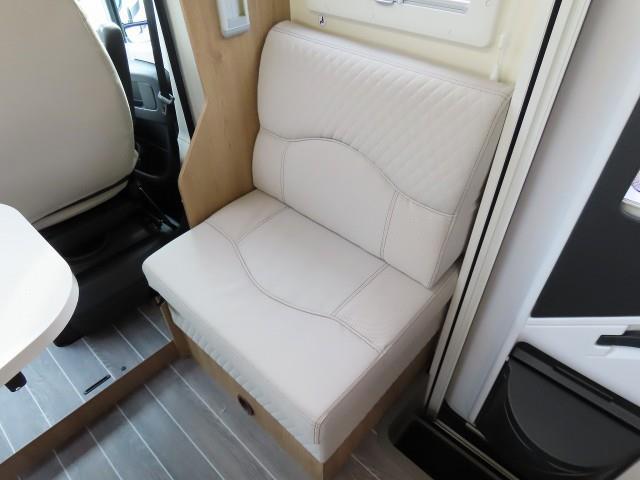 キャンピングカーキャブコン