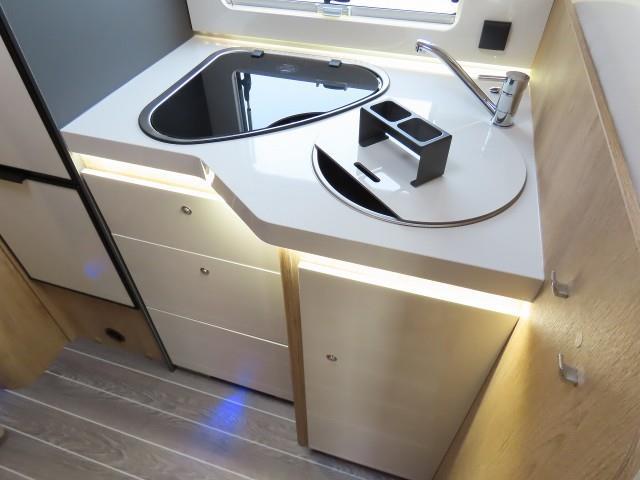 キャンピングカーキャブコン