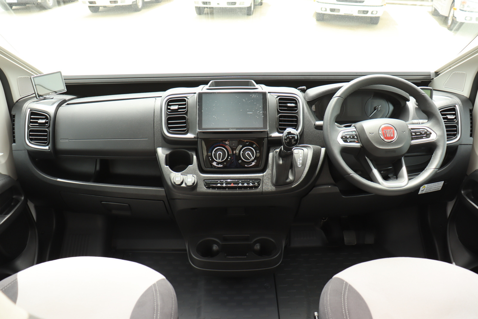 キャンピングカーバンコン