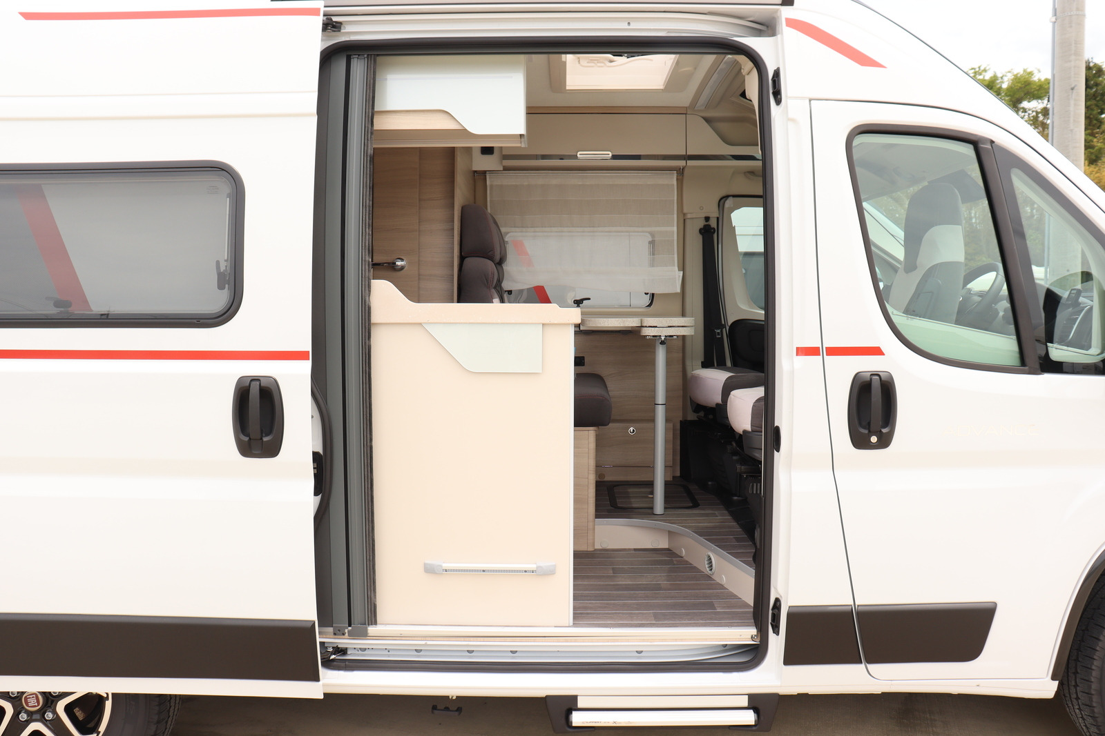 キャンピングカーバンコン