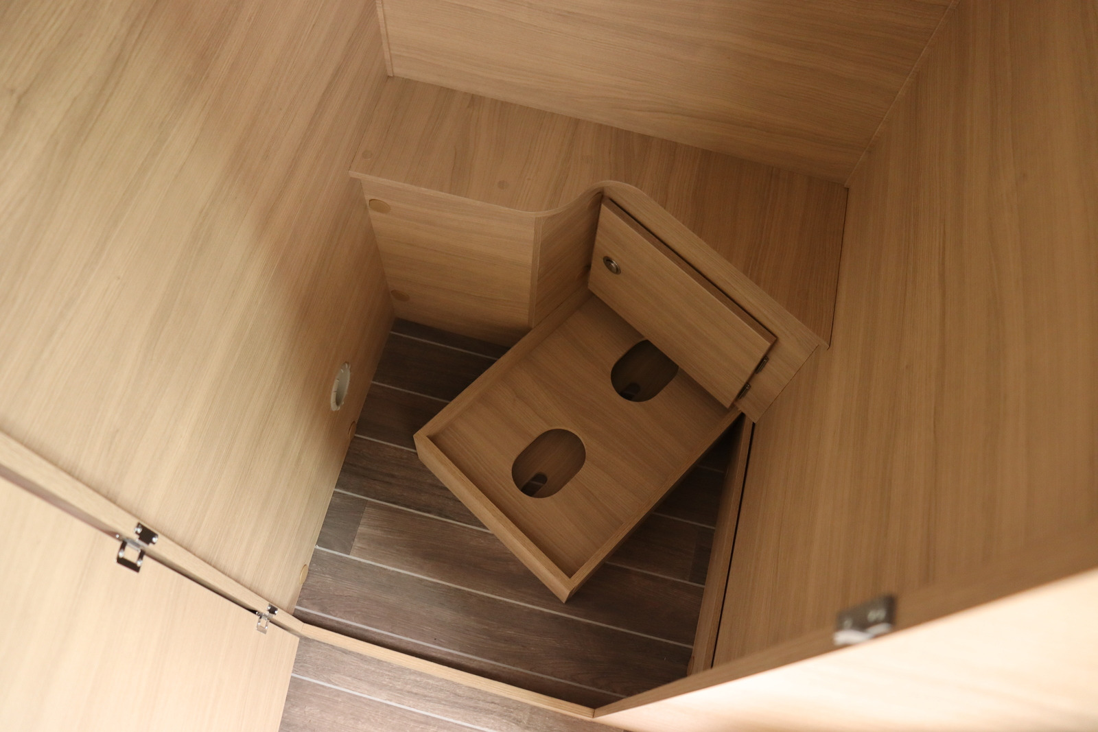 キャンピングカーバンコン