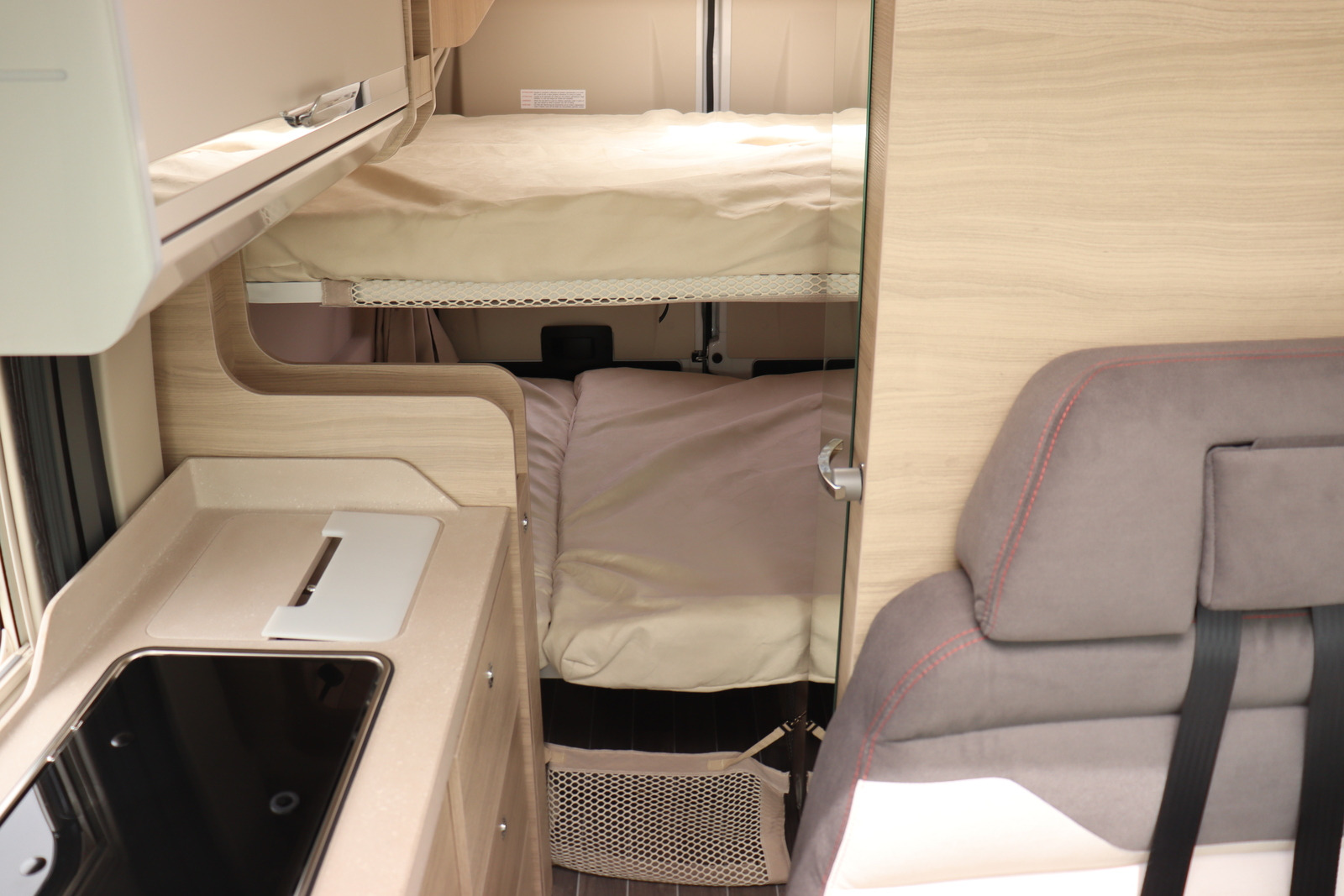 キャンピングカーバンコン