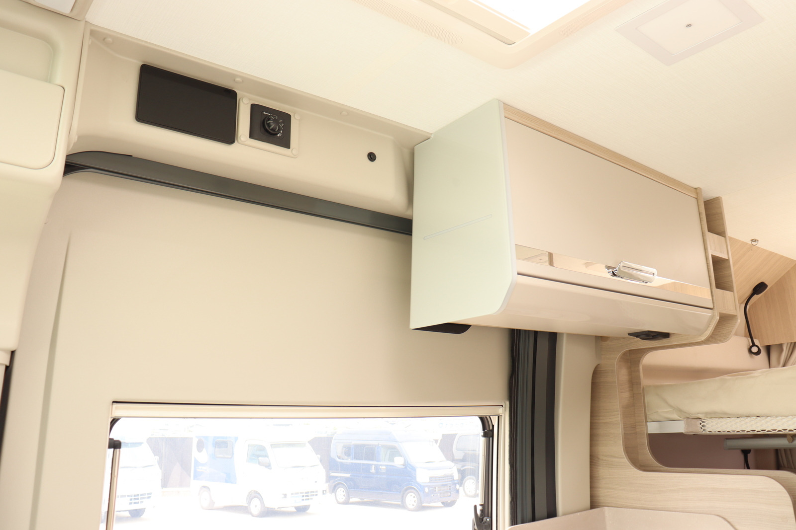 キャンピングカーバンコン