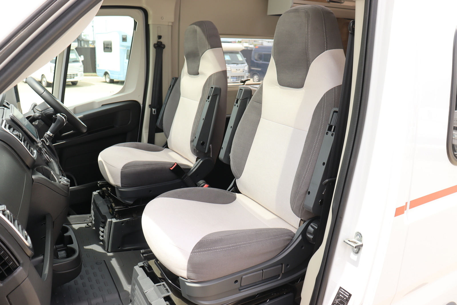 キャンピングカーバンコン