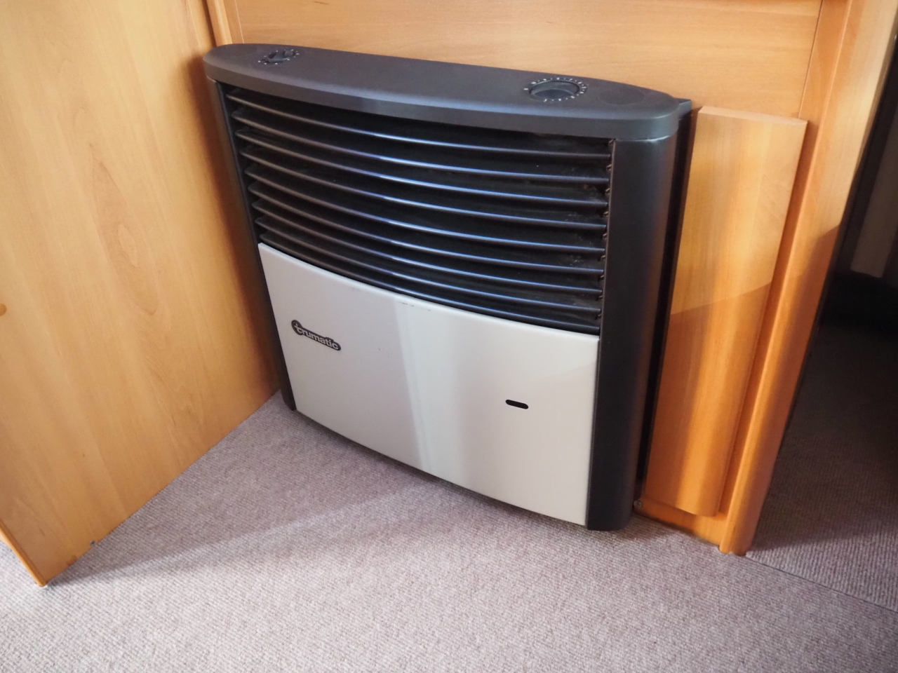 キャンピングカートレーラー