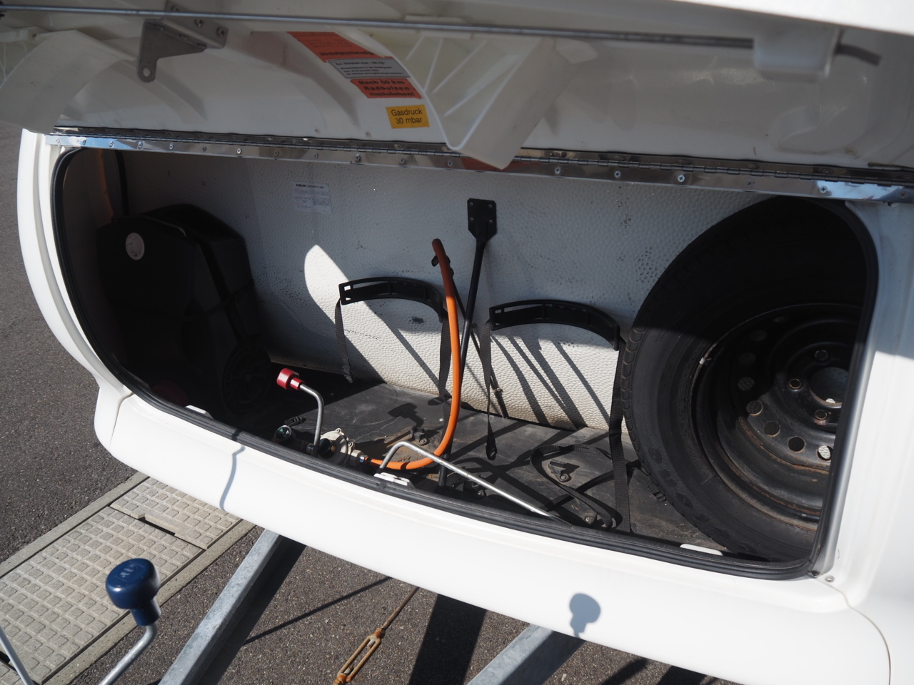 キャンピングカートレーラー