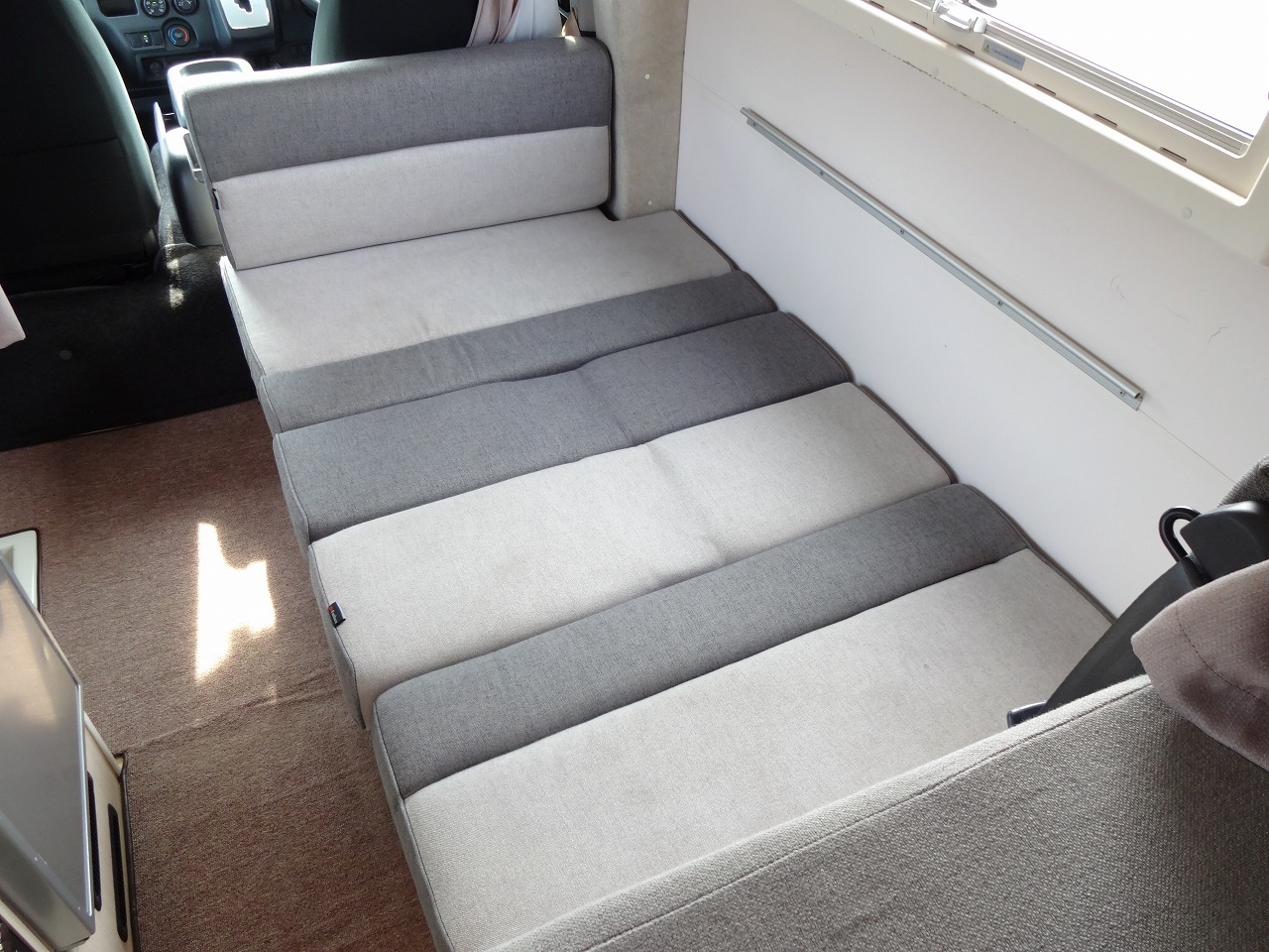 キャンピングカーキャブコン