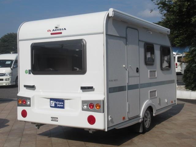 キャンピングカートレーラー