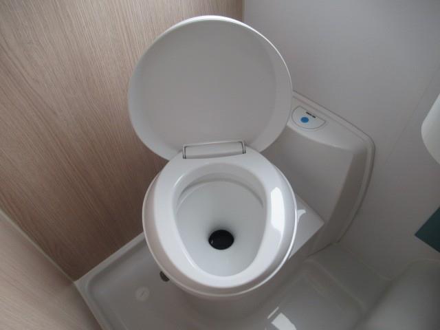 キャンピングカートレーラー