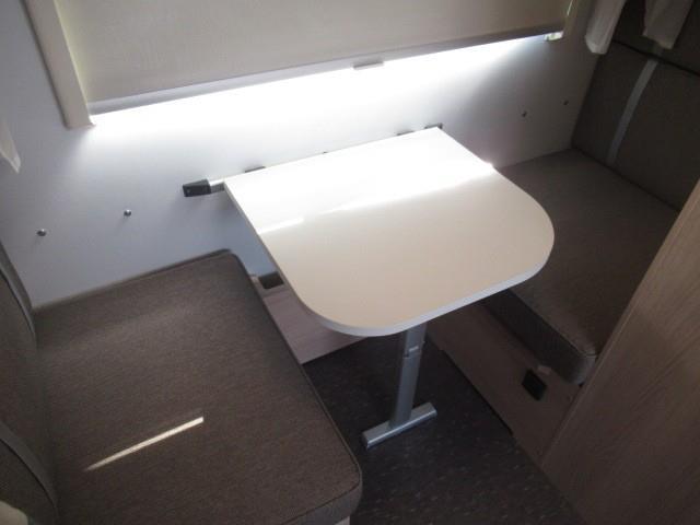 キャンピングカートレーラー