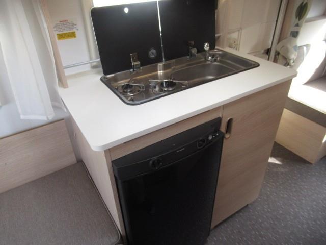 キャンピングカートレーラー