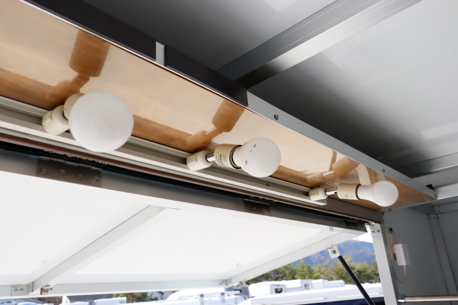 日産NT100クリッパー