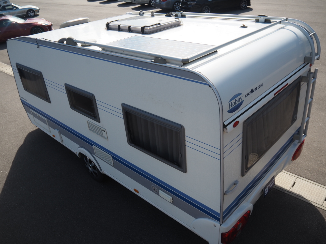 キャンピングカートレーラー