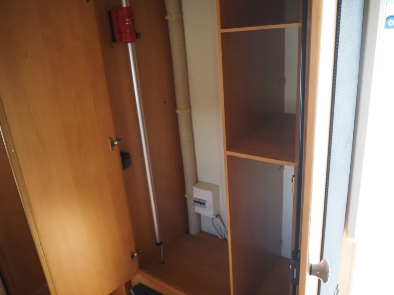 キャンピングカートレーラー