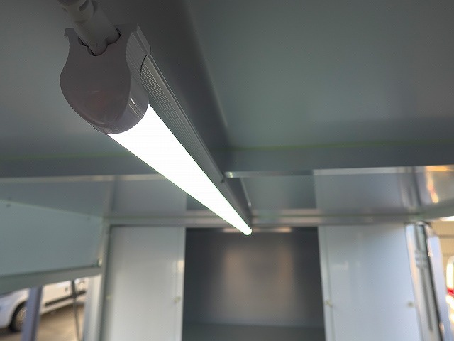 スバルサンバー