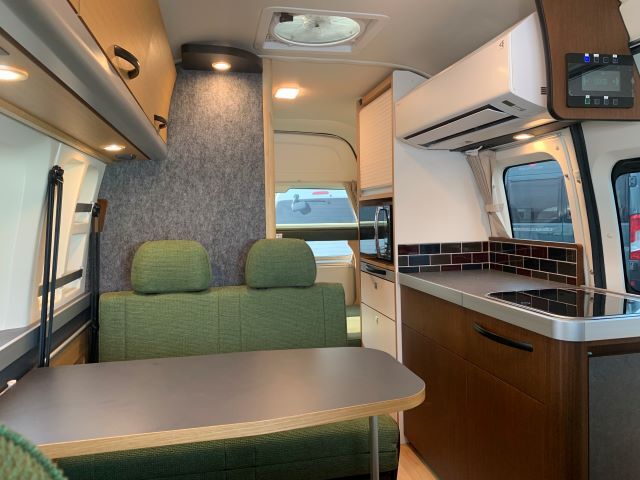 キャンピングカーバンコン