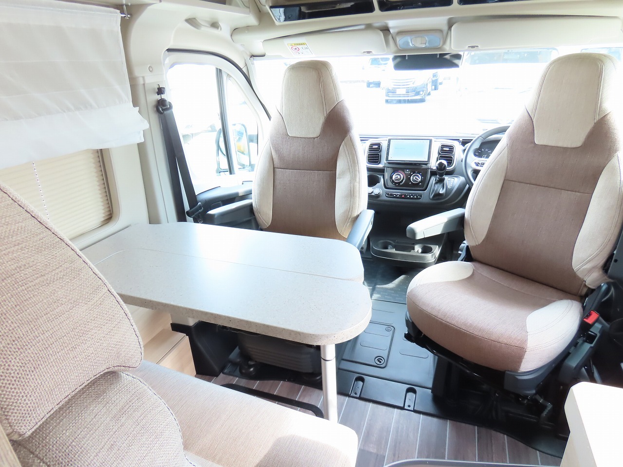 キャンピングカーバンコン