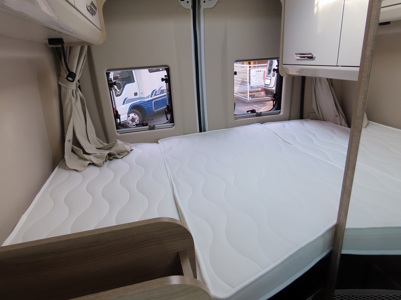 キャンピングカーバンコン
