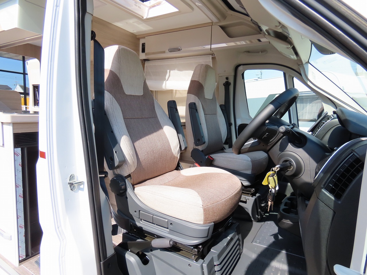 キャンピングカーバンコン