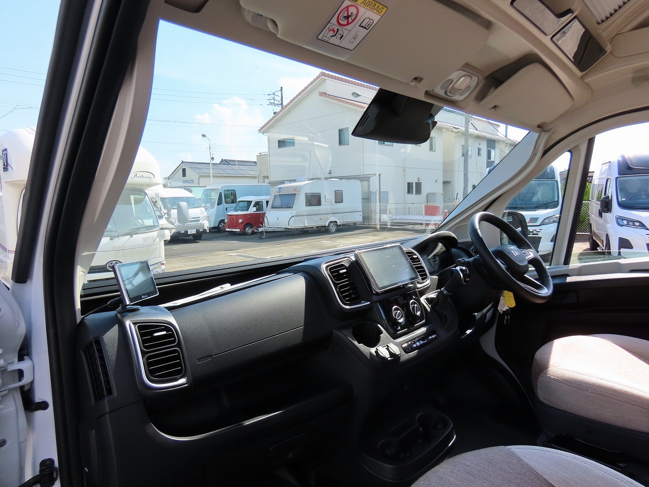 キャンピングカーバンコン