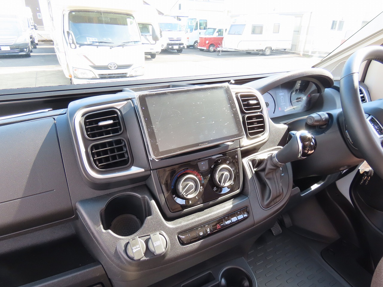 キャンピングカーバンコン