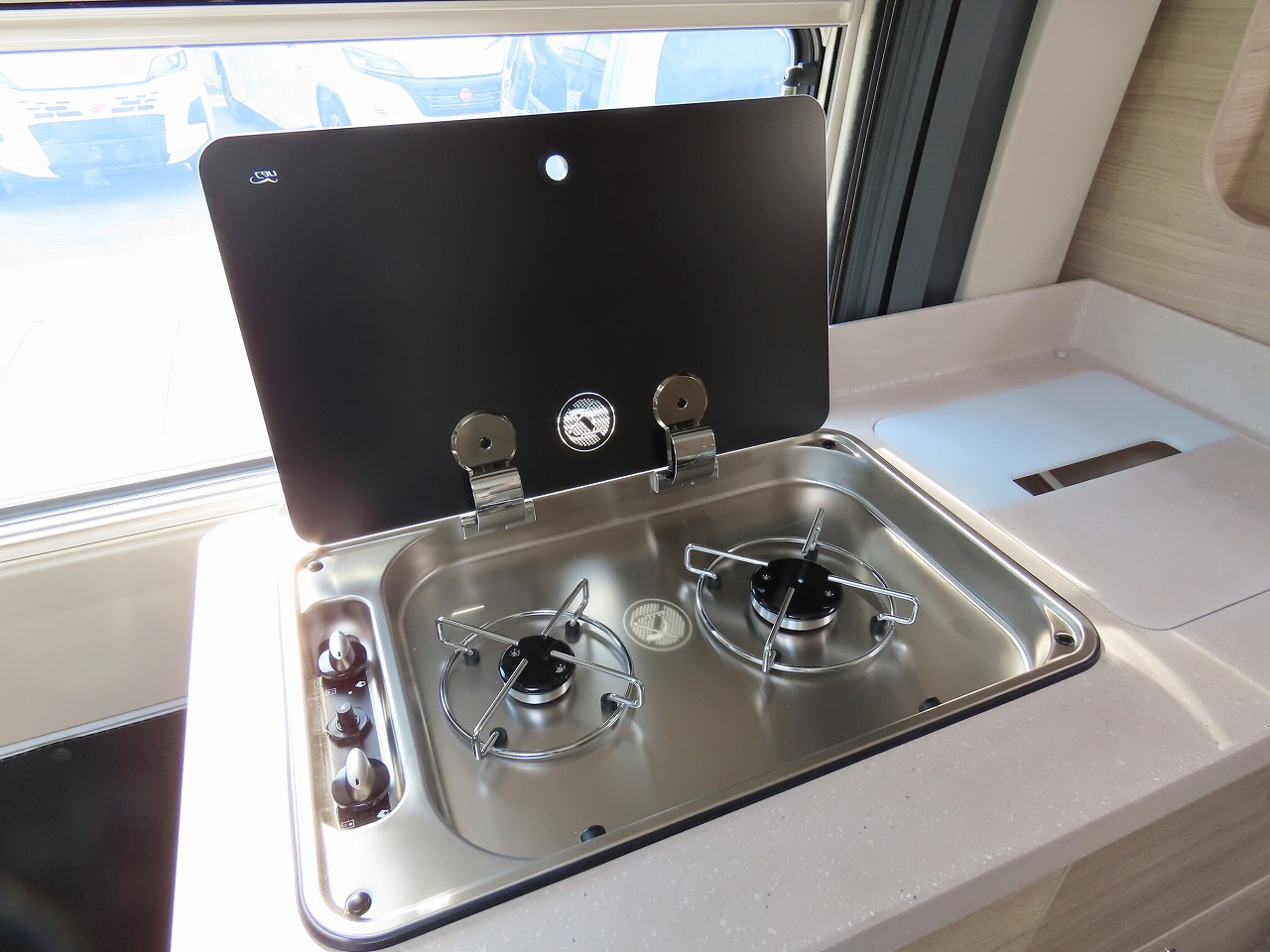 キャンピングカーバンコン