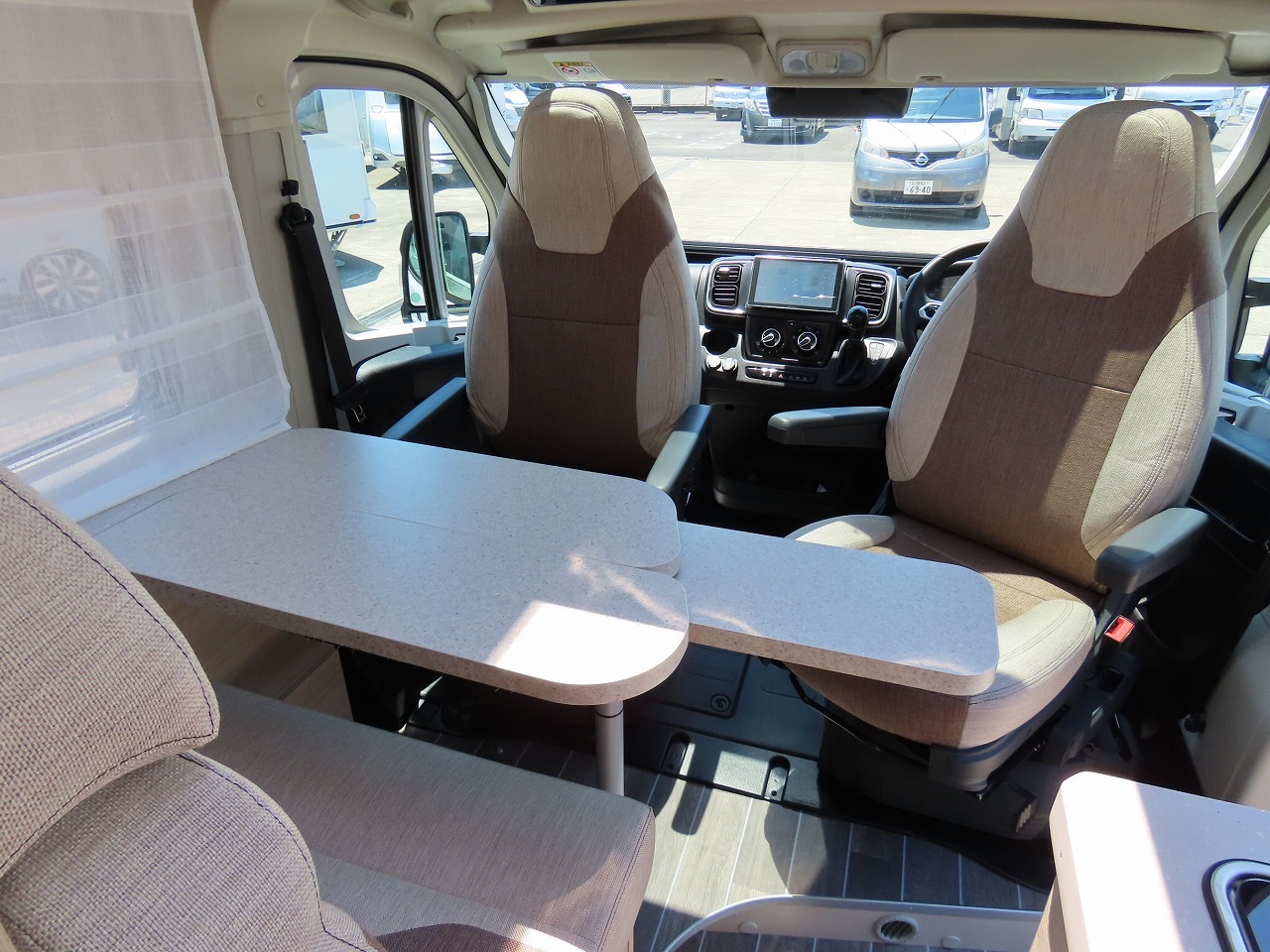 キャンピングカーバンコン