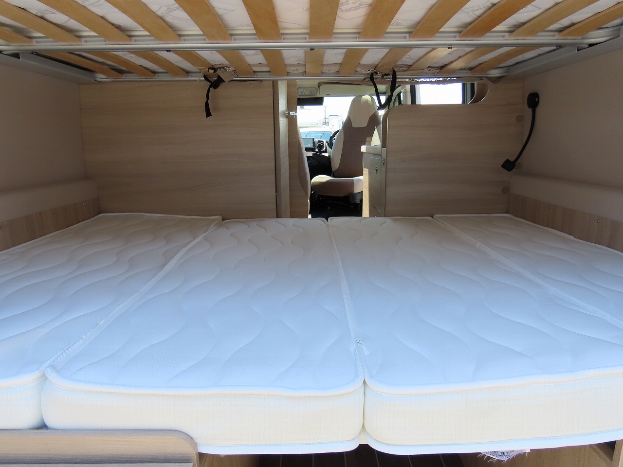 キャンピングカーバンコン