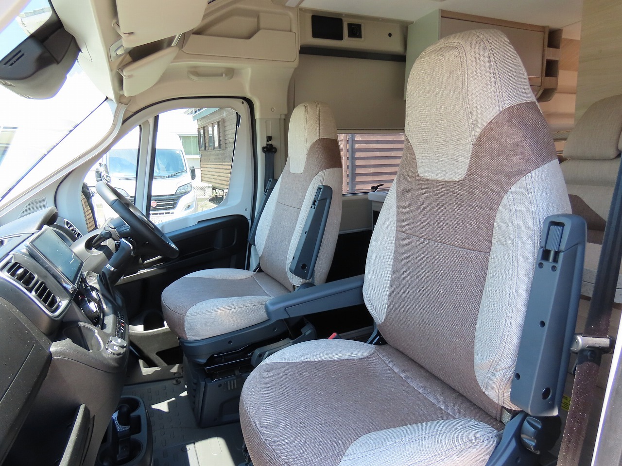 キャンピングカーバンコン