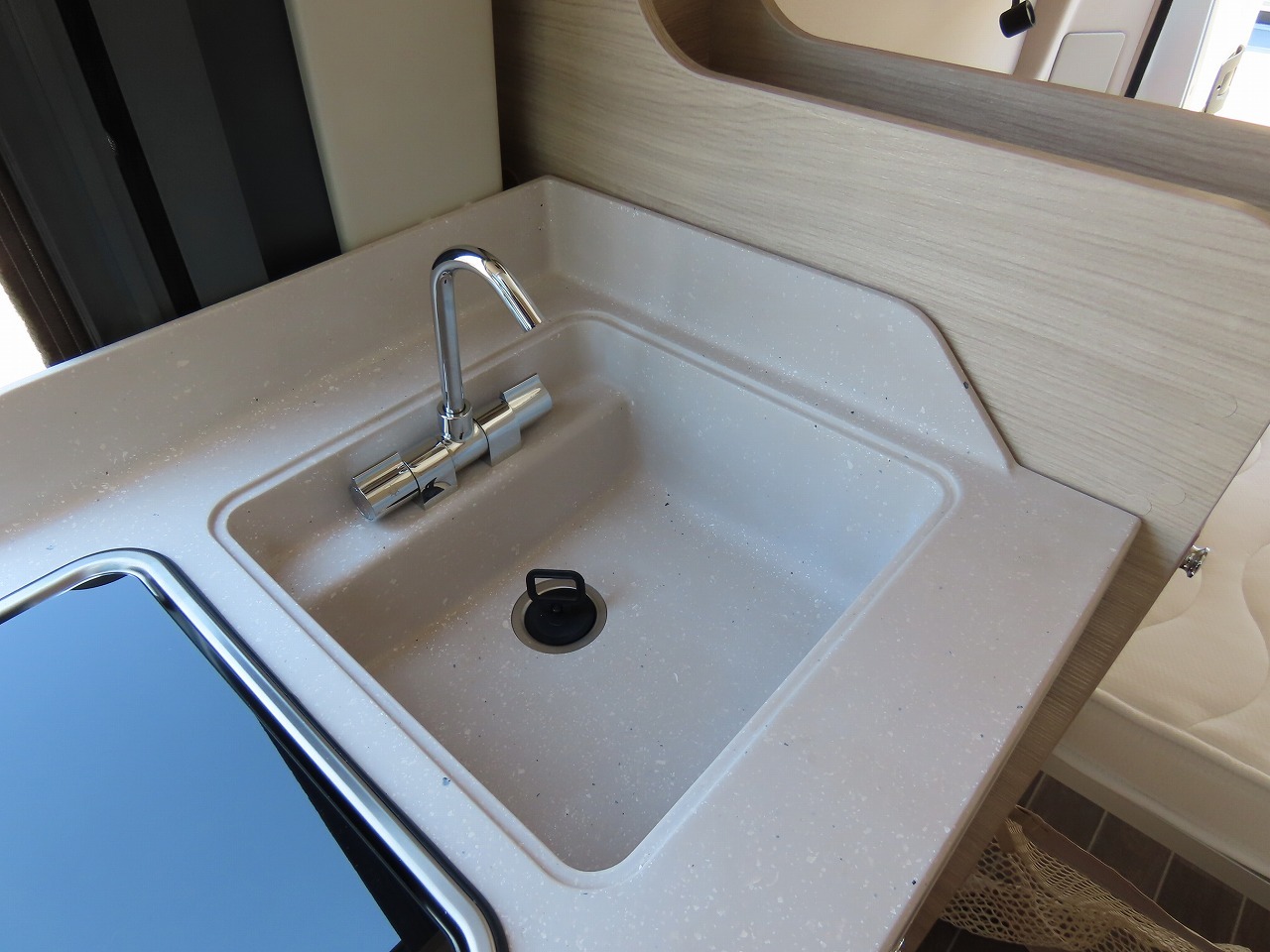 キャンピングカーバンコン