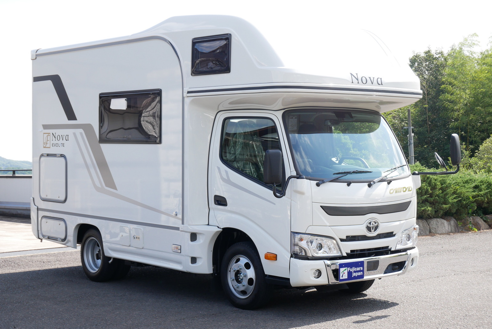 キャンピングカーキャブコン