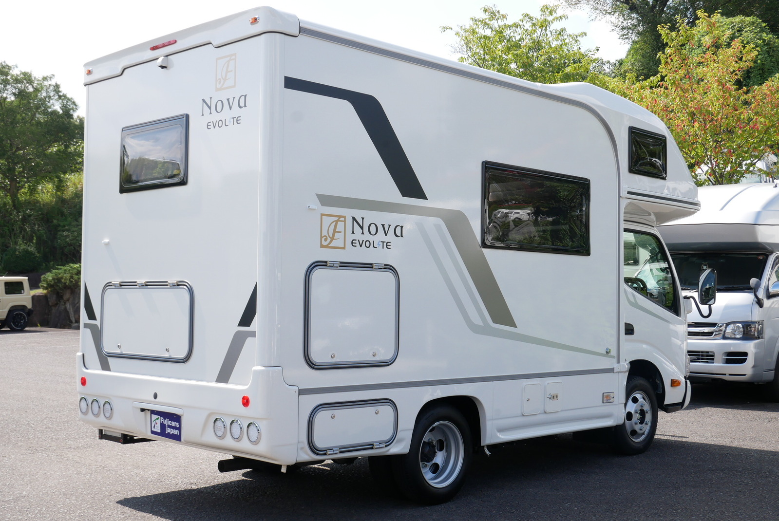 キャンピングカーキャブコン