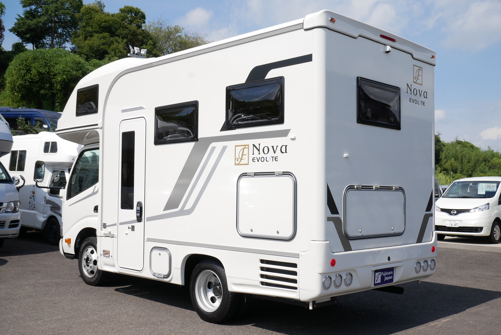 キャンピングカーキャブコン