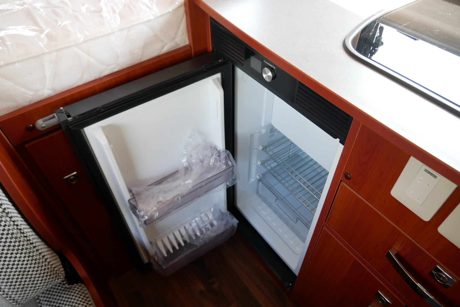 キャンピングカーキャブコン