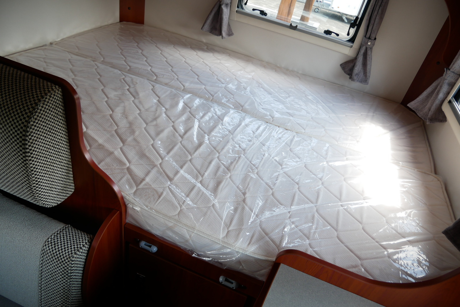 キャンピングカーキャブコン