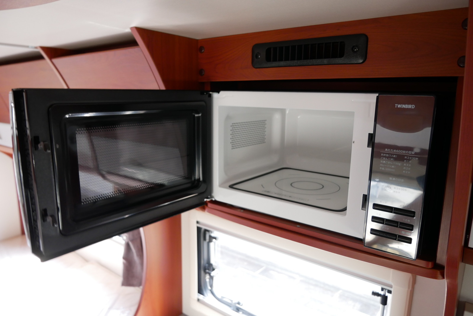 キャンピングカーキャブコン