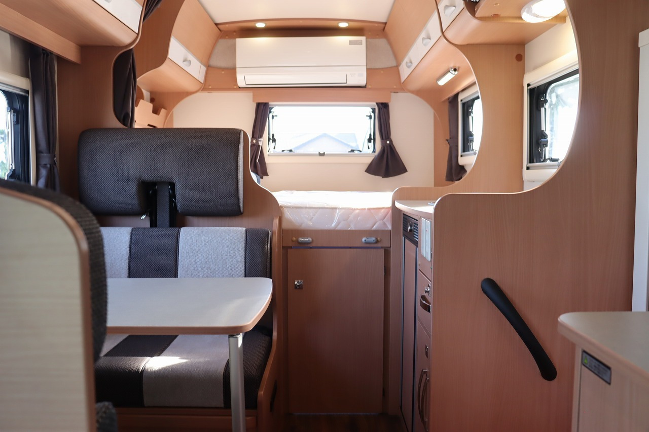 キャンピングカーキャブコン