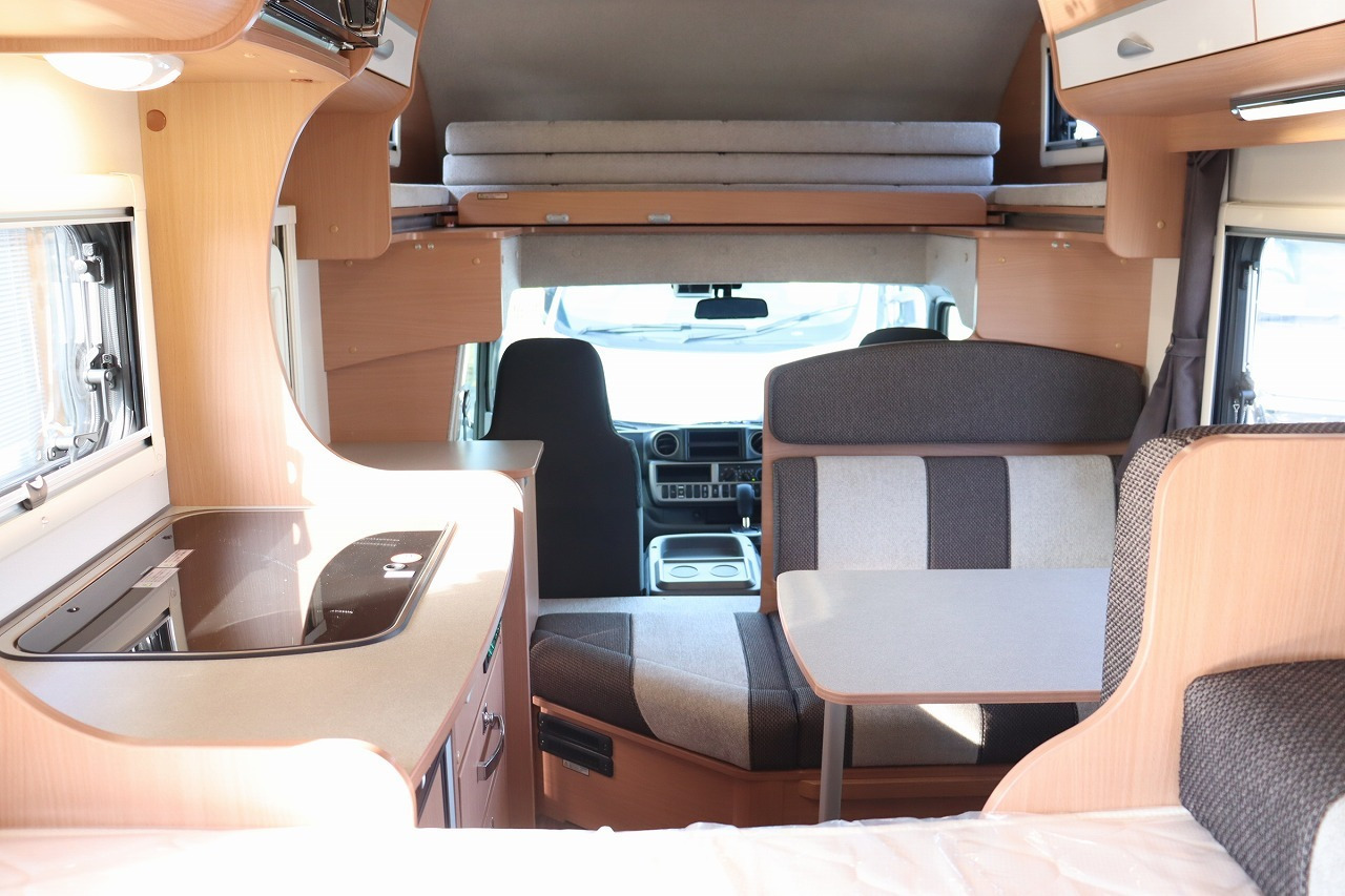 キャンピングカーキャブコン