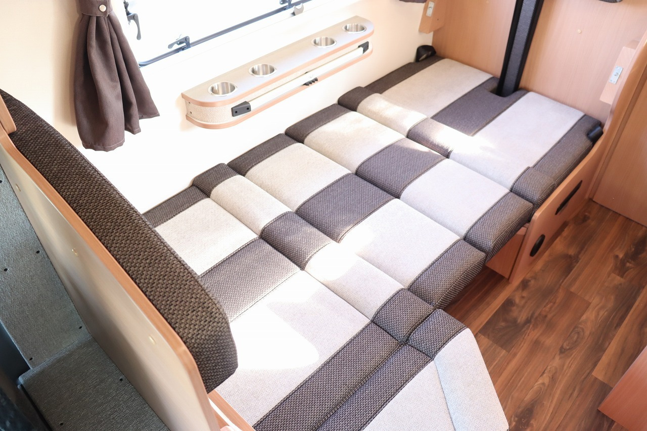 キャンピングカーキャブコン