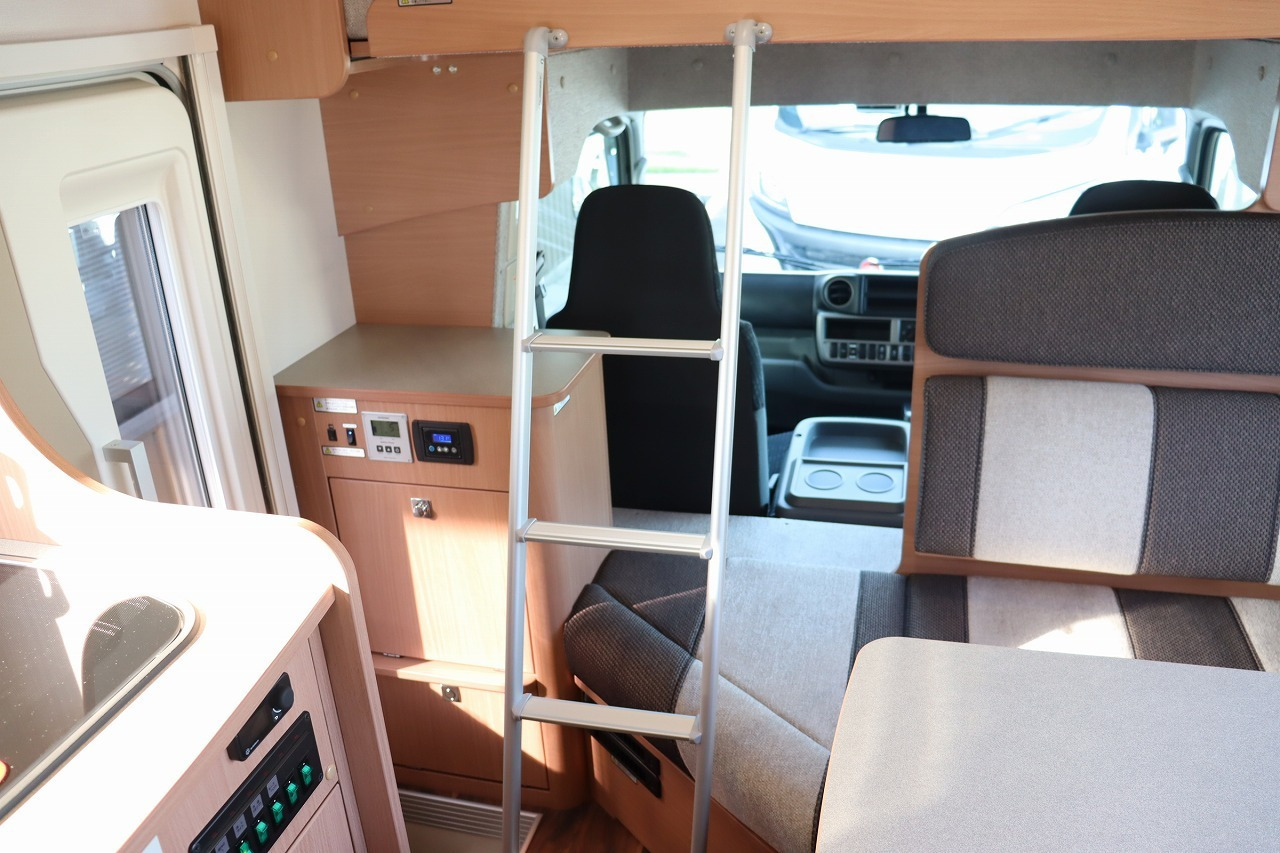 キャンピングカーキャブコン