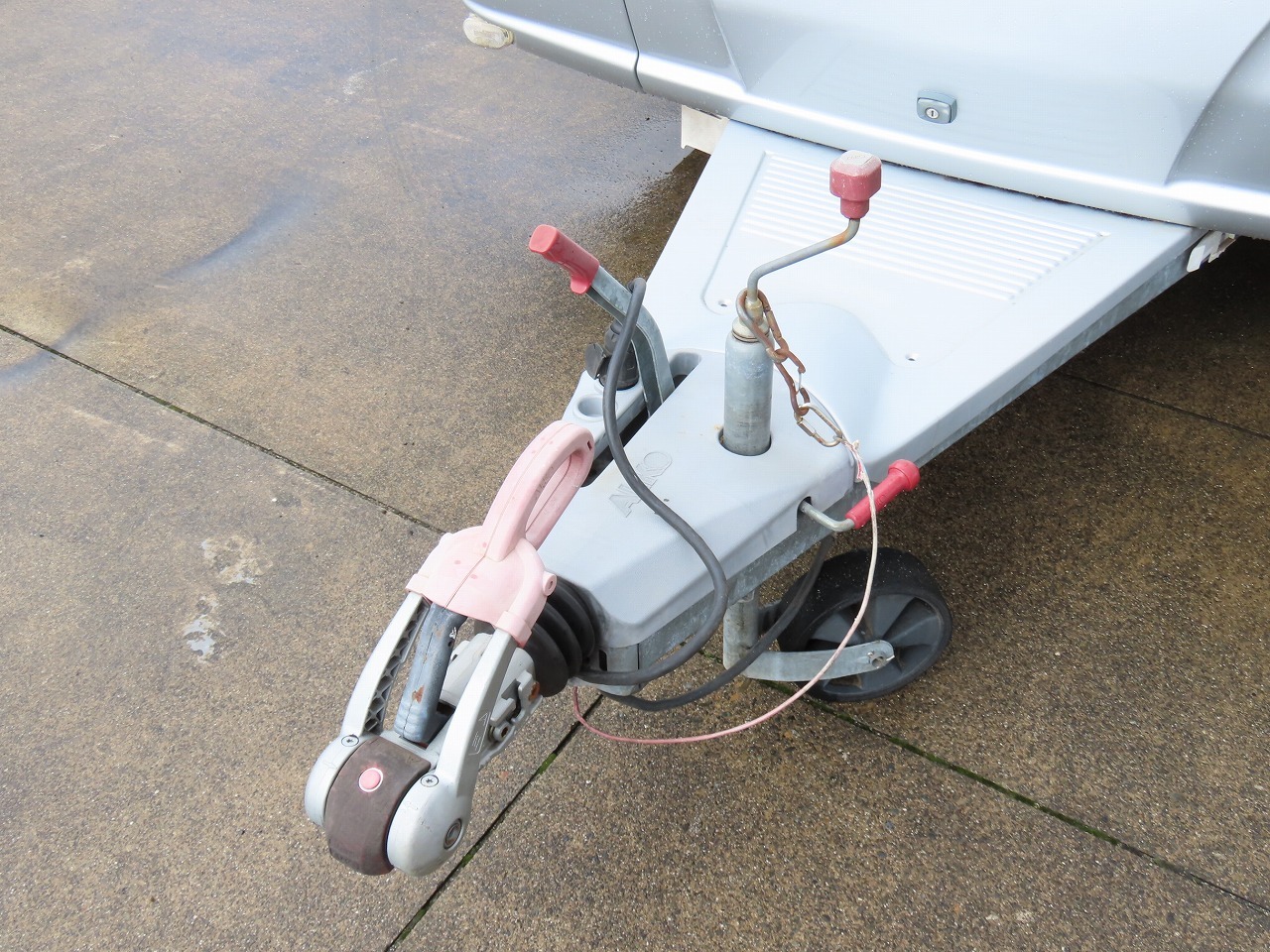 キャンピングカートレーラー