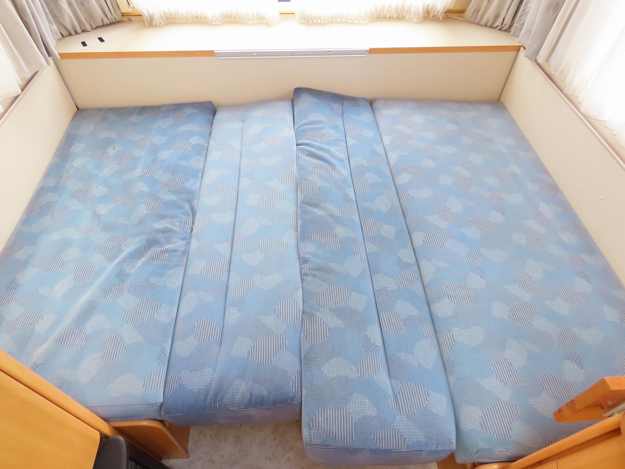 キャンピングカートレーラー