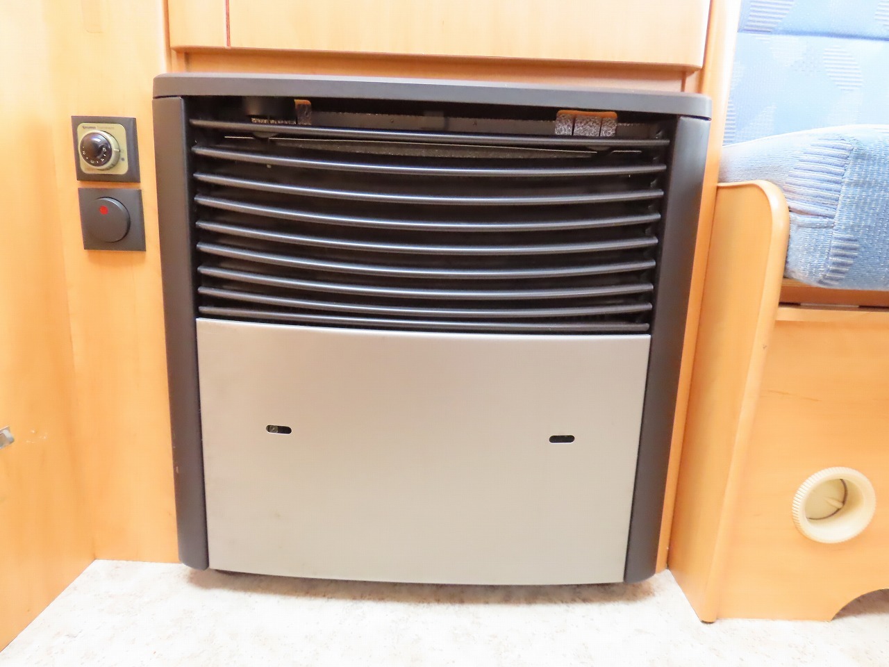 キャンピングカートレーラー